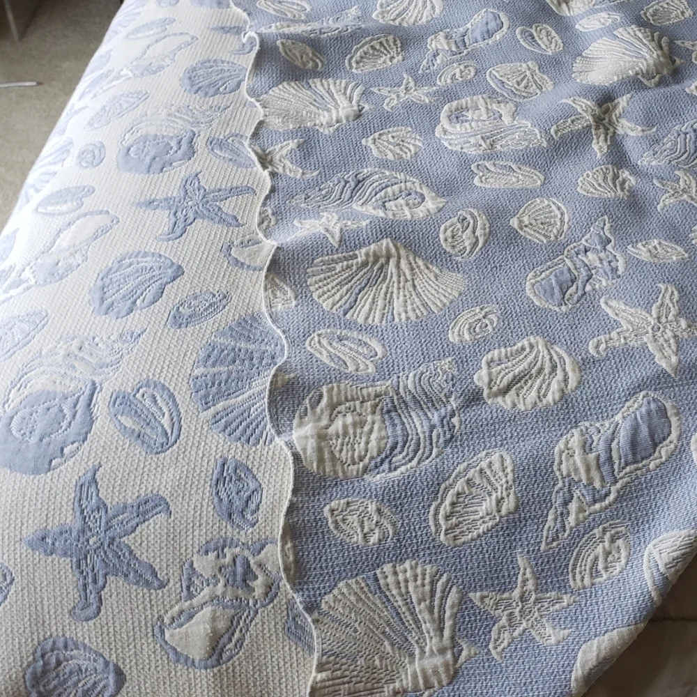 Seashell Quilted Coverlet Full/Queen Blue & White ~ Reverse side is White & Blue